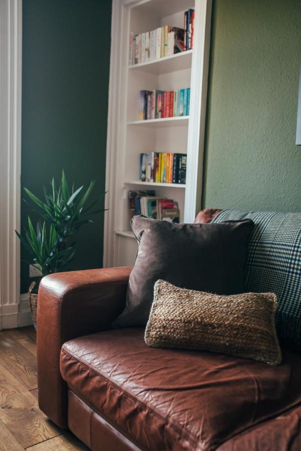 The Main Street Burrow - Your Perfect Hideaway St Boswells 外观 照片